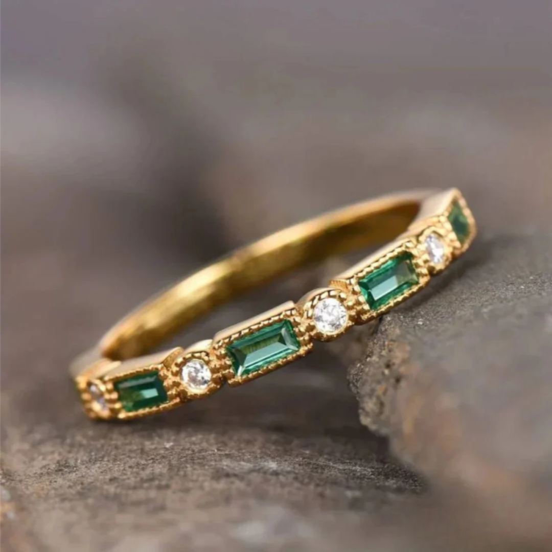 Vintage Gold Ring with Green Zirconia