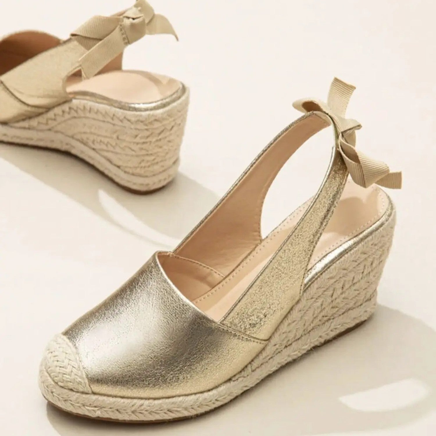 AMELAYA™ | GOLD BUCKLE STRAP SANDALS FOR EFFORTLESS SUMMER STYLE