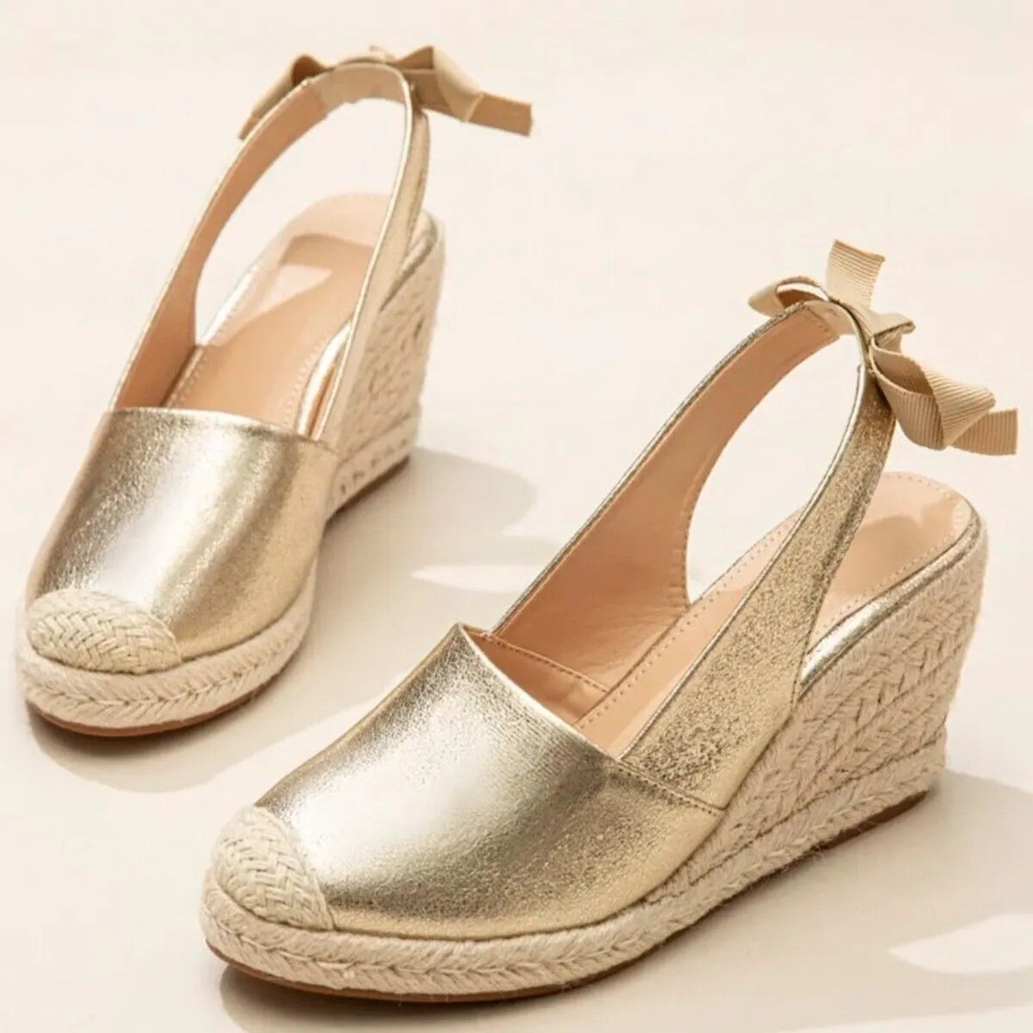 AMELAYA™ | GOLD BUCKLE STRAP SANDALS FOR EFFORTLESS SUMMER STYLE