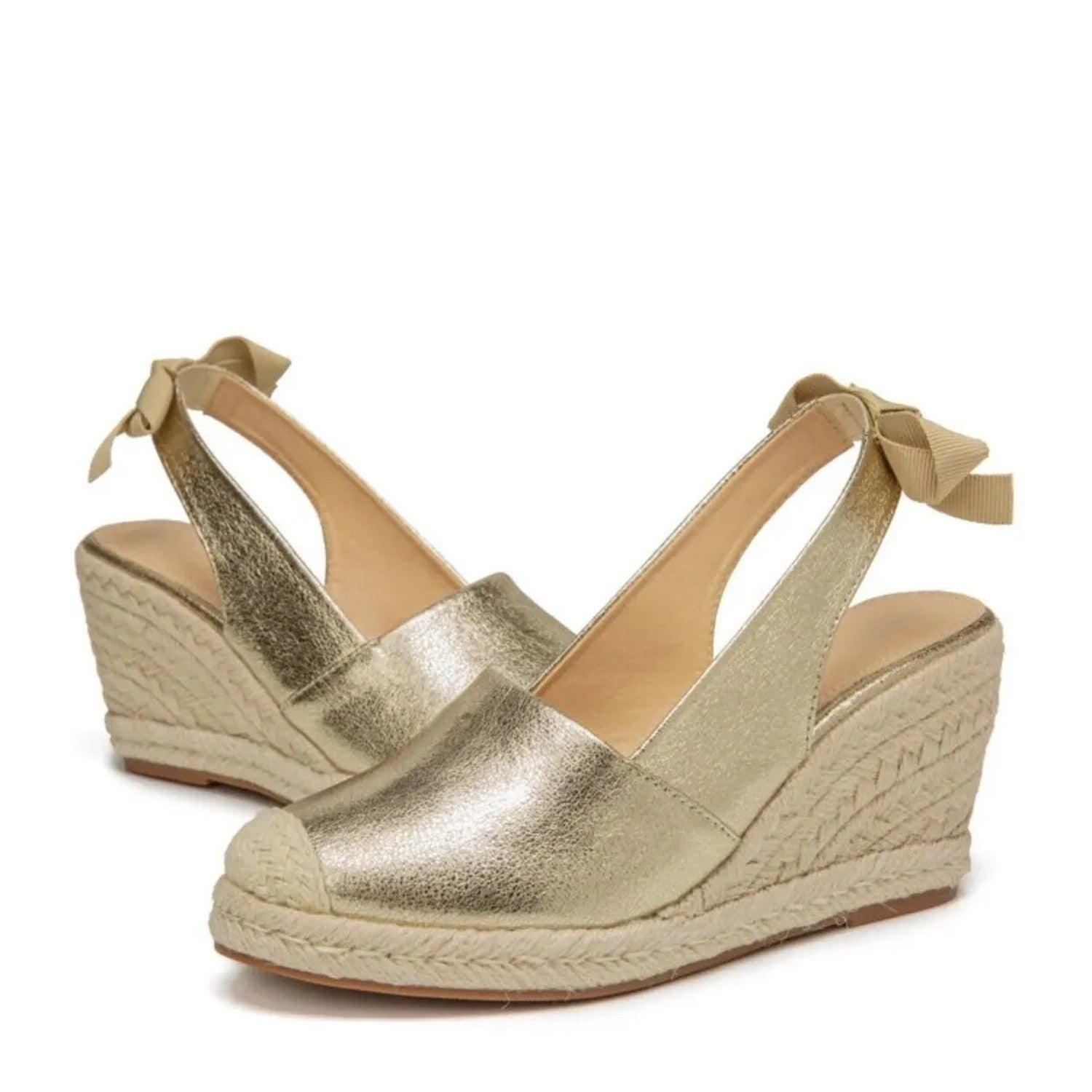 AMELAYA™ | GOLD BUCKLE STRAP SANDALS FOR EFFORTLESS SUMMER STYLE