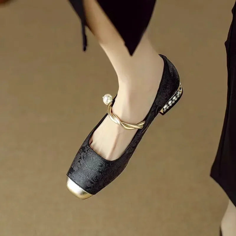 ALVINA™ | REFINED DETAIL SANDALS WITH CUSHIONED COMFORT