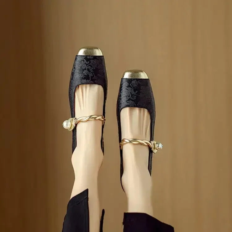 ALVINA™ | REFINED DETAIL SANDALS WITH CUSHIONED COMFORT