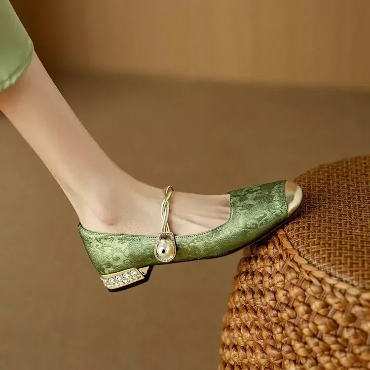 ALVINA™ | REFINED DETAIL SANDALS WITH CUSHIONED COMFORT