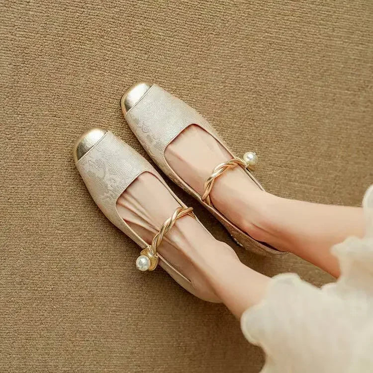 ALVINA™ | REFINED DETAIL SANDALS WITH CUSHIONED COMFORT