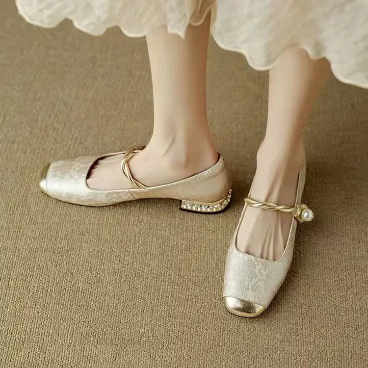 ALVINA™ | REFINED DETAIL SANDALS WITH CUSHIONED COMFORT