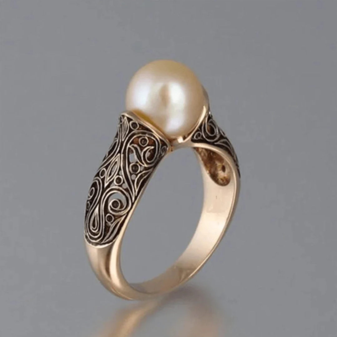 Vintage Beverly Ring with Delicate Pearl