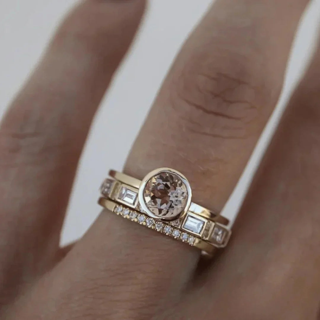 Elegant Gold Ring with Crystals Encrusted