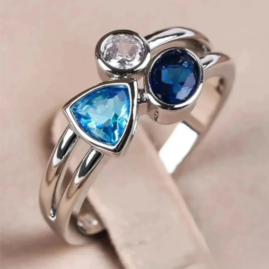 Vintage Ring with Blue Crystals